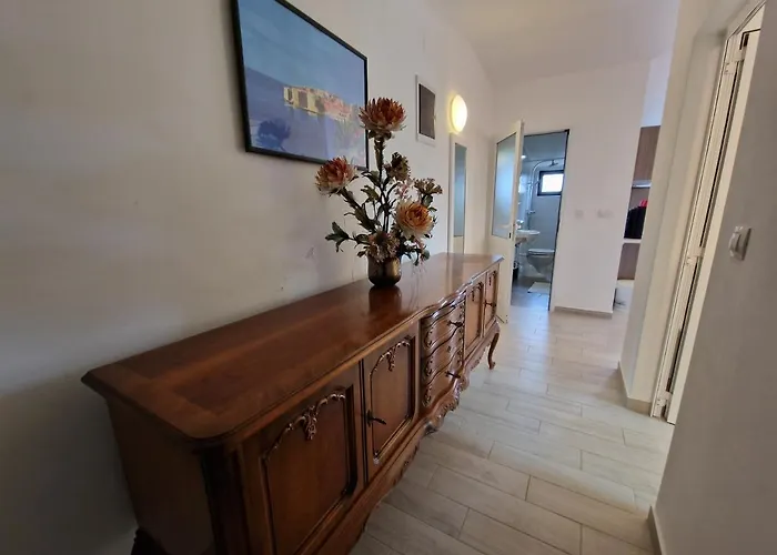 ゲストハウス Keser ロヴィニ